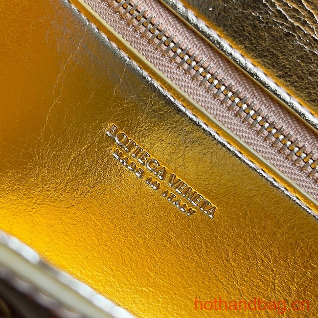 Bottega Veneta Original Patent Leather Long Clutch Andiamo With Handle 741511 gold 
