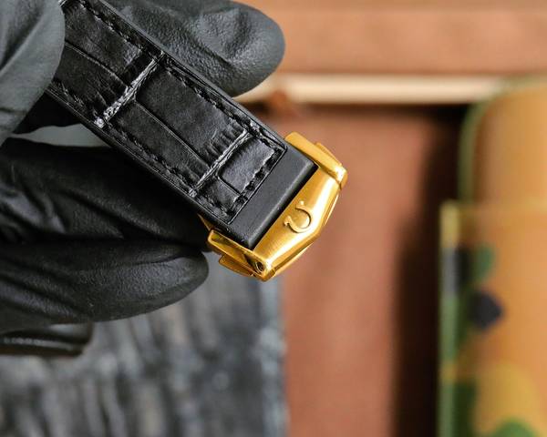 Omega Watch OMW00861