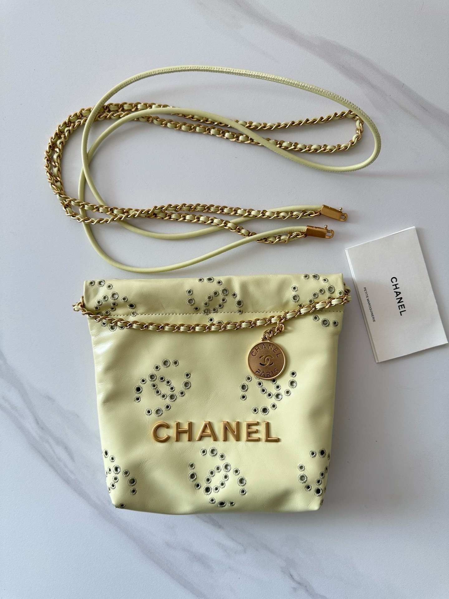 CHANEL 22 SMALL HANDBAG AS3980 LIGHT YELLOW