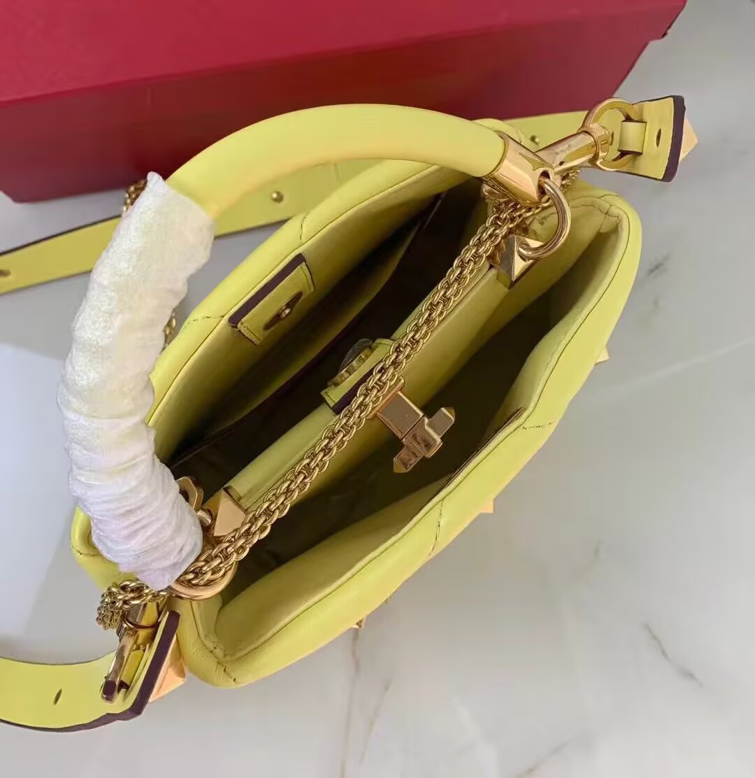 Medium VALENTINO ROMAN STUD chain Denim 0093 yellow