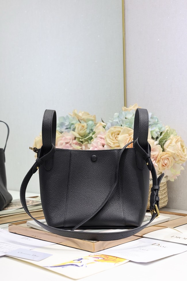 Dior Medium Signature Bucket Bag Grained Calfskin M2841USKU black