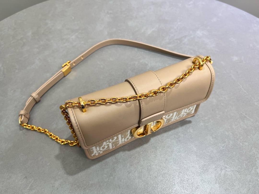 Dior Oblique Jacquard and Natural Smooth Calfskin 30 Montaigne East-West Bag with Chain M9334UDDS
