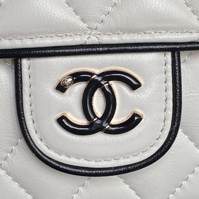Chanel CLUTCH WITH CHAIN AP4516 White & Black