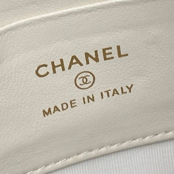 Chanel CLUTCH WITH CHAIN AP4516 White & Black