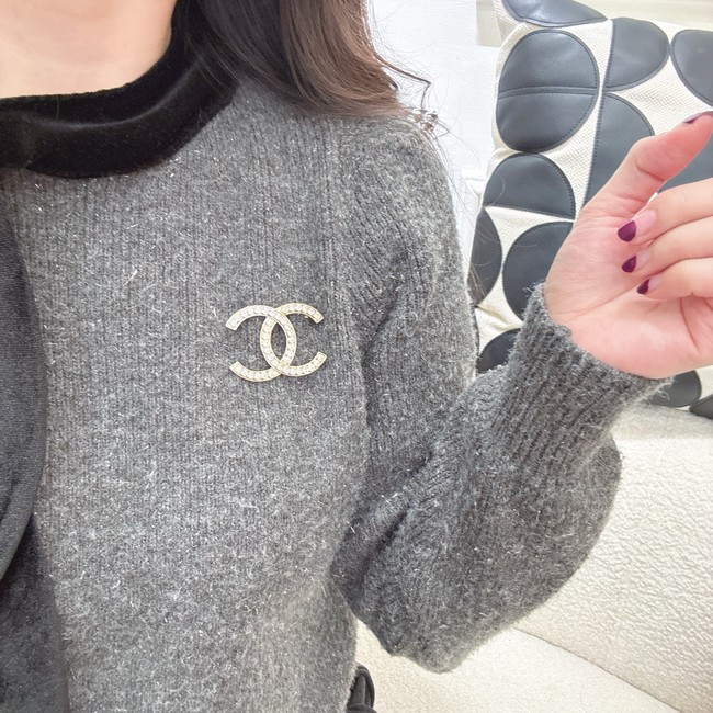 Chanel brooch CE16604