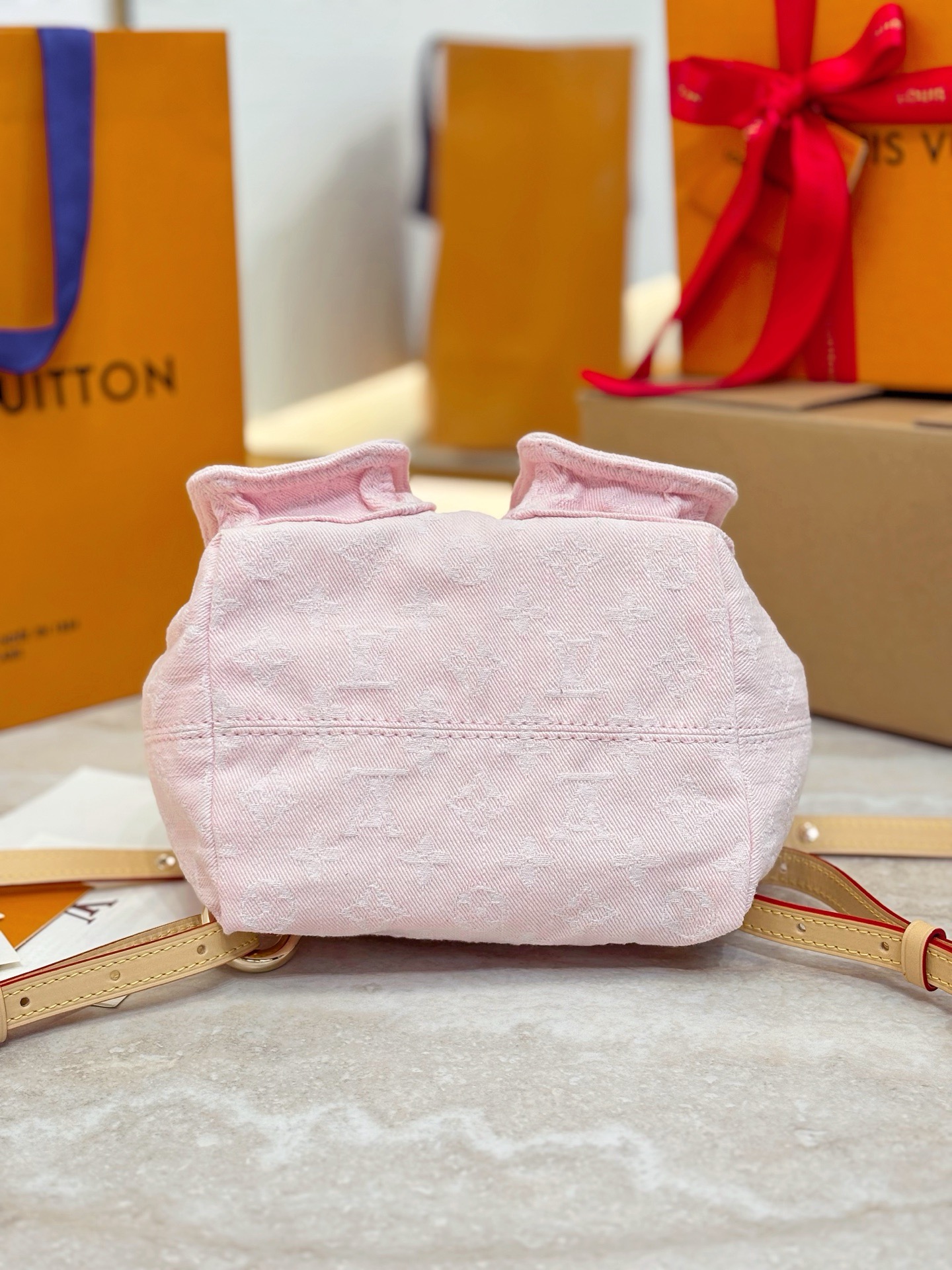 Louis Vuitton Backup M13031 pink