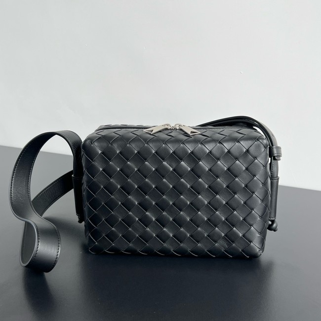 Bottega Veneta Concert Pouch 794258 black
