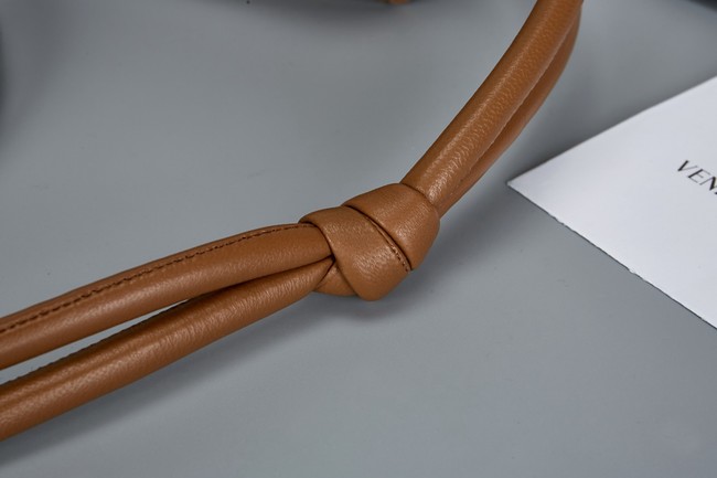 Bottega Veneta Intrecciato Concert Pouch D794258 brown