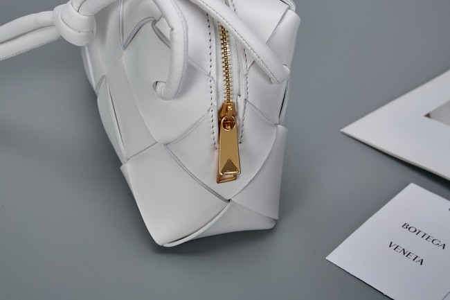 Bottega Veneta Intrecciato Concert Pouch D794258 white