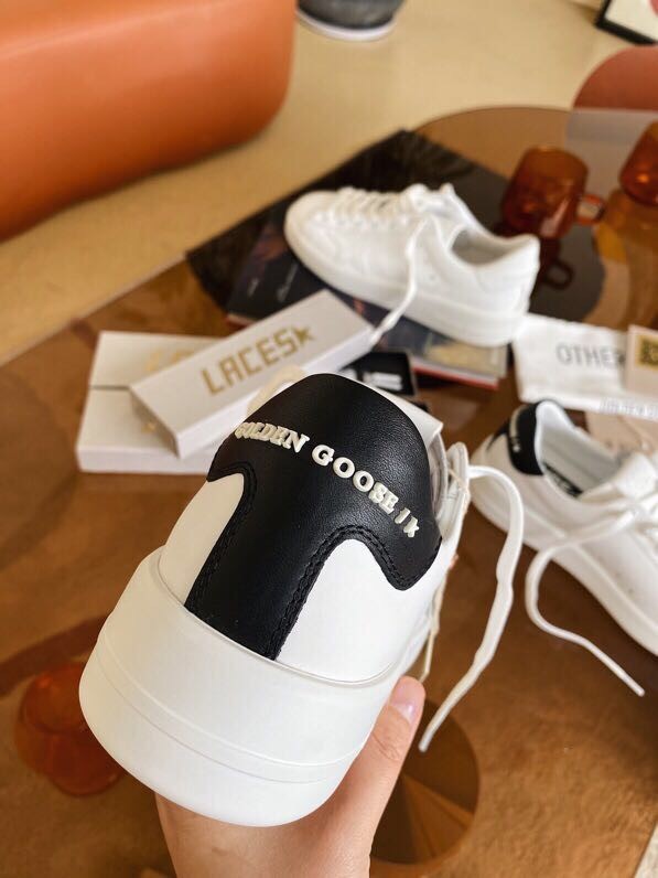 GOLDEN GOOSE DELUXE BRAND Flat shoes 45016-1