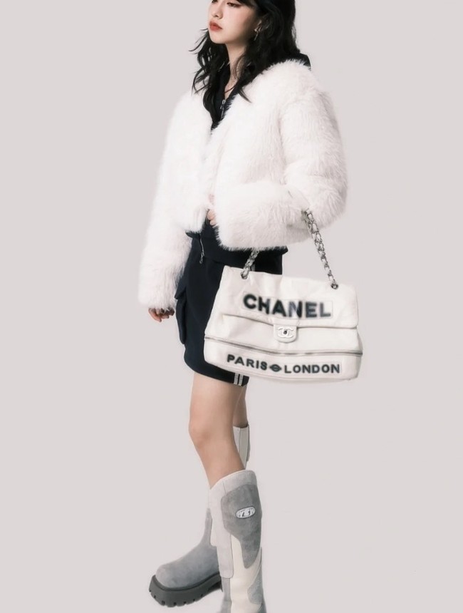 CHANEL Lambskin Shoulder Bags 9902 white&black