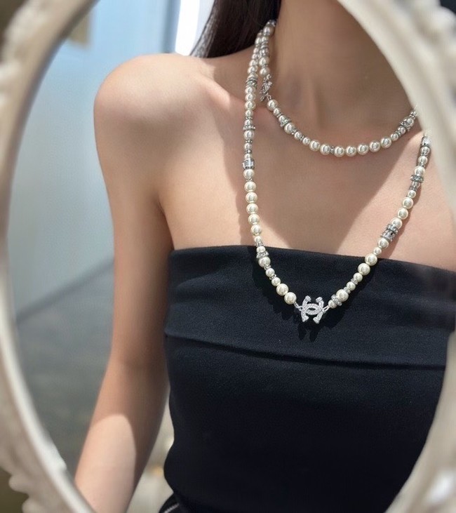 Chanel necklace CE81040