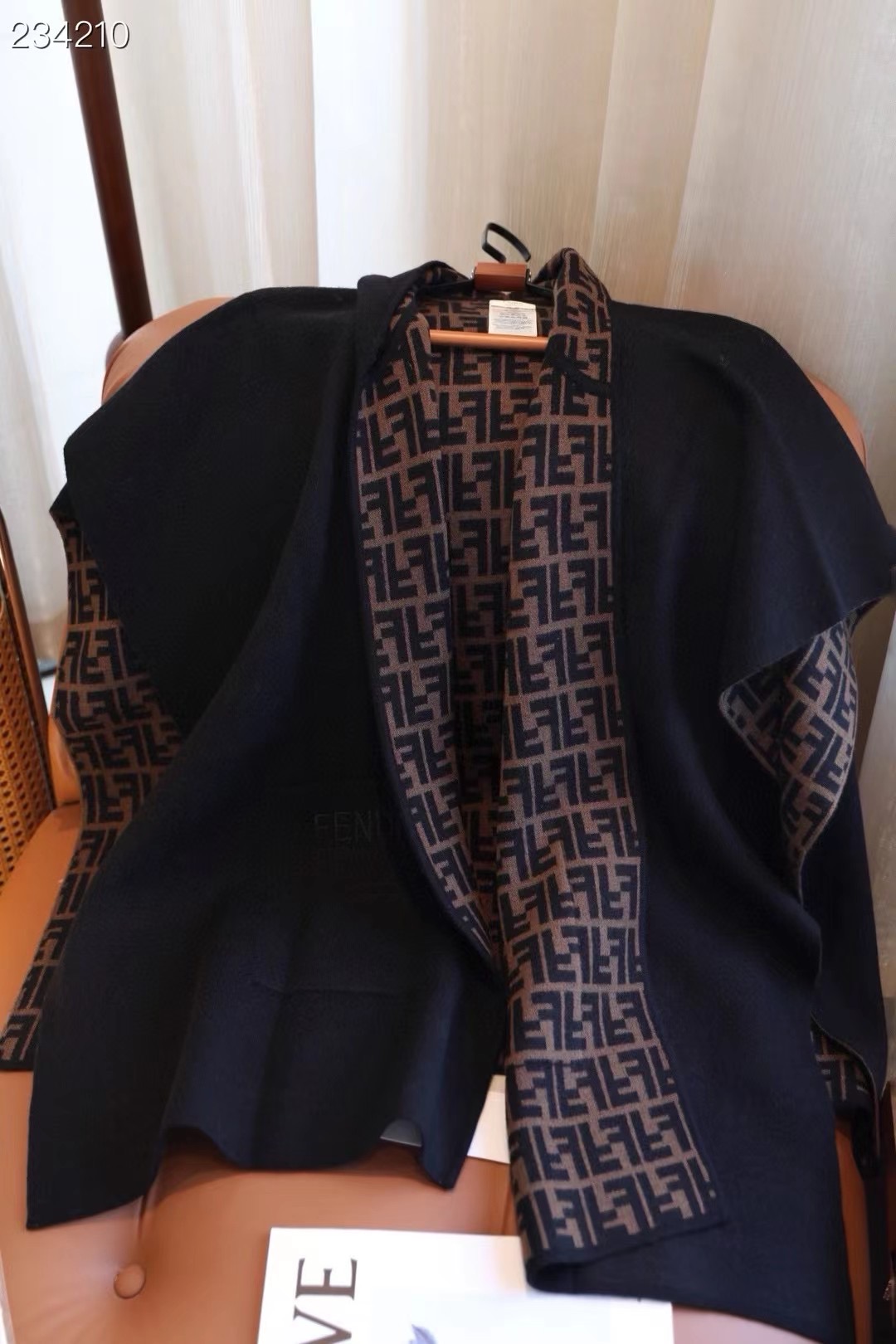 Fendi Cape Double-sided cashmere FDC35903