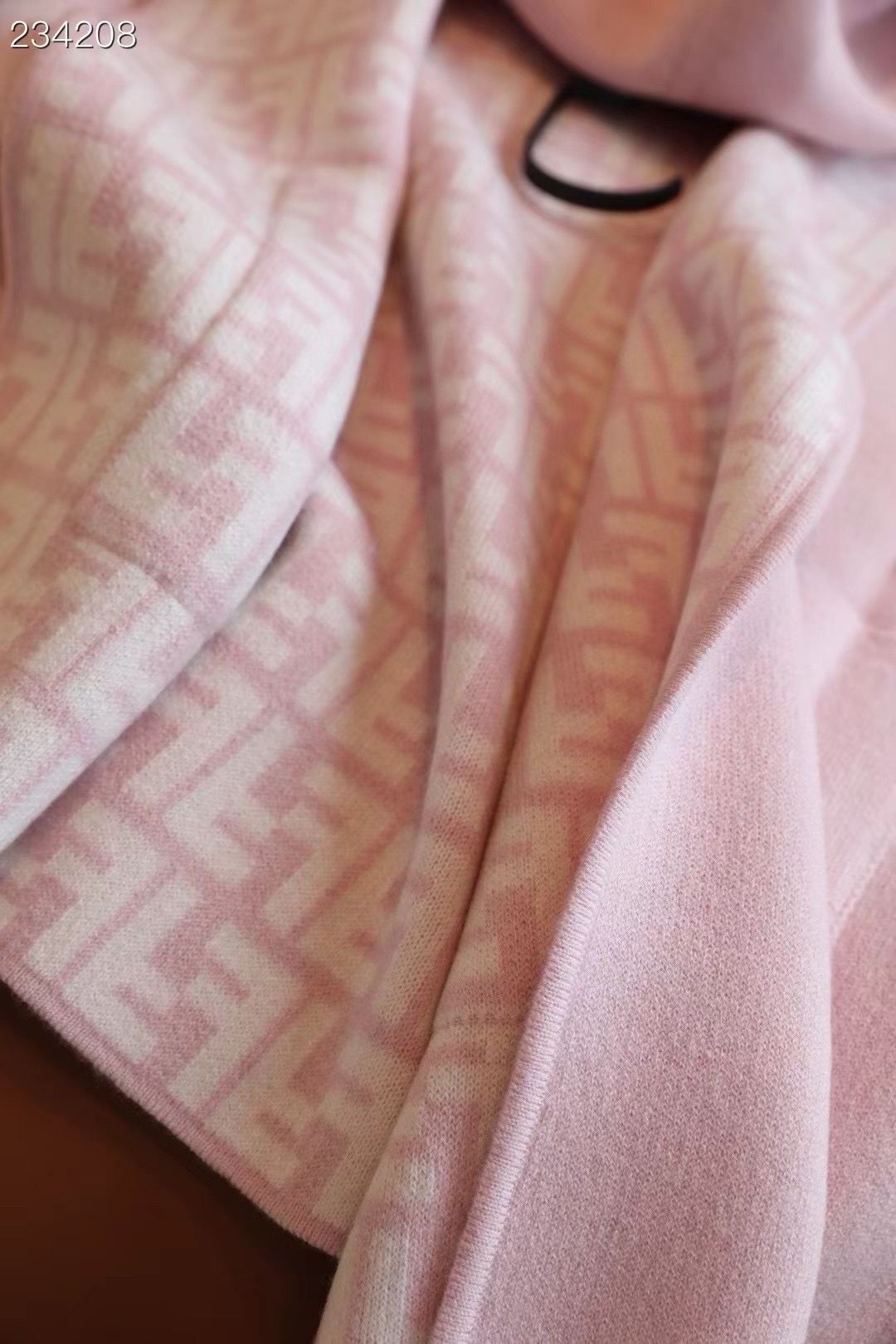 Fendi Cape Double-sided cashmere FDC35904