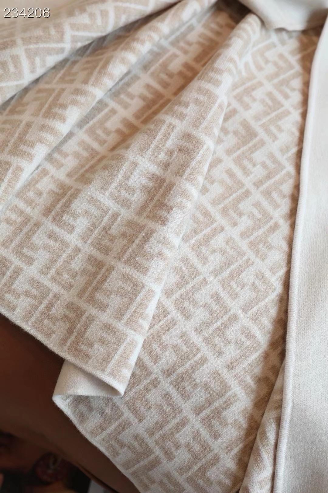 Fendi Cape Double-sided cashmere FDC35906