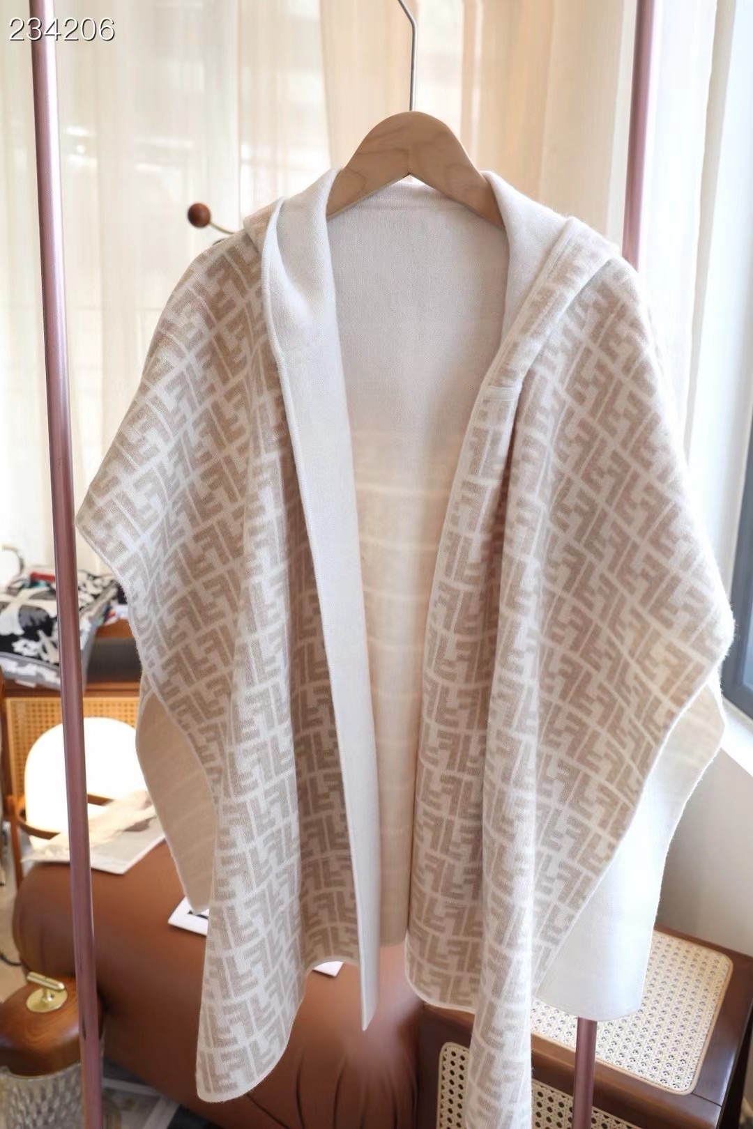 Fendi Cape Double-sided cashmere FDC35906