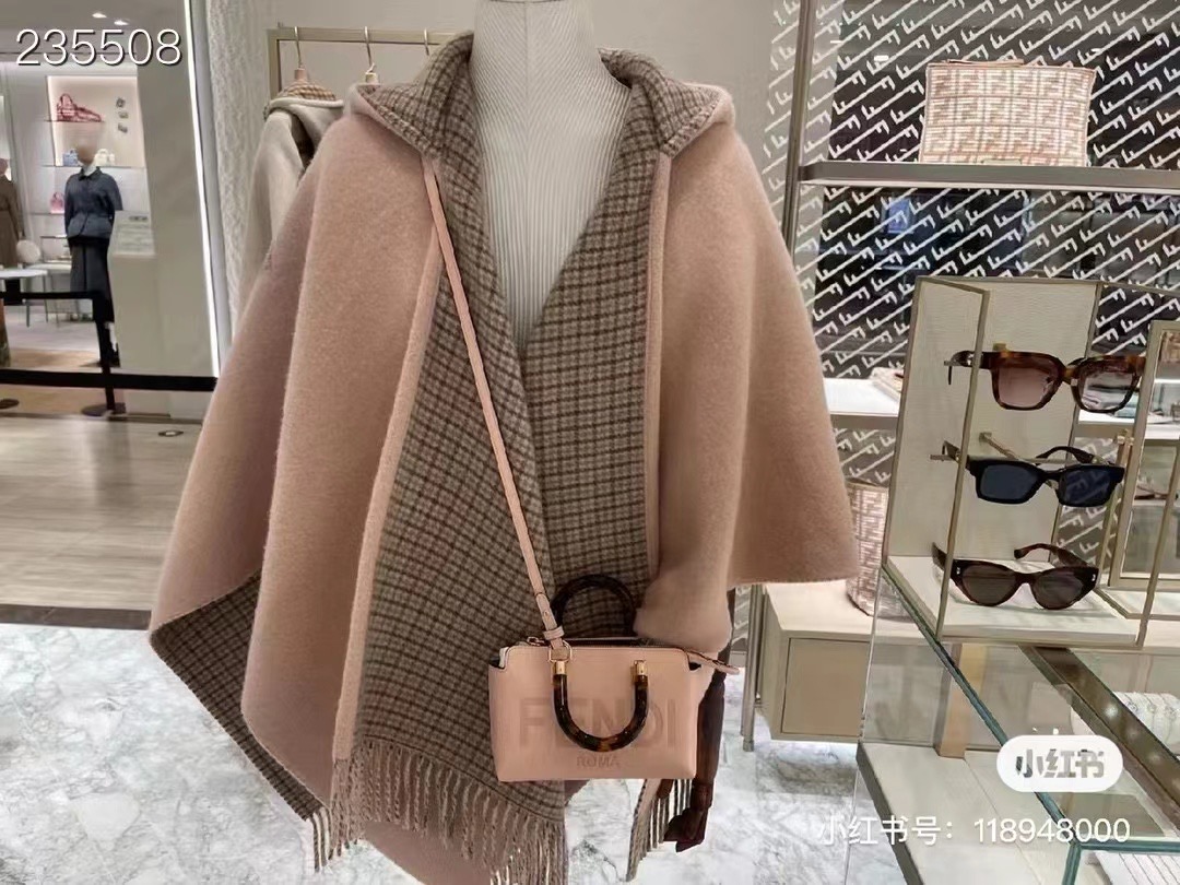 Fendi Cape Double-sided cashmere FDC35918