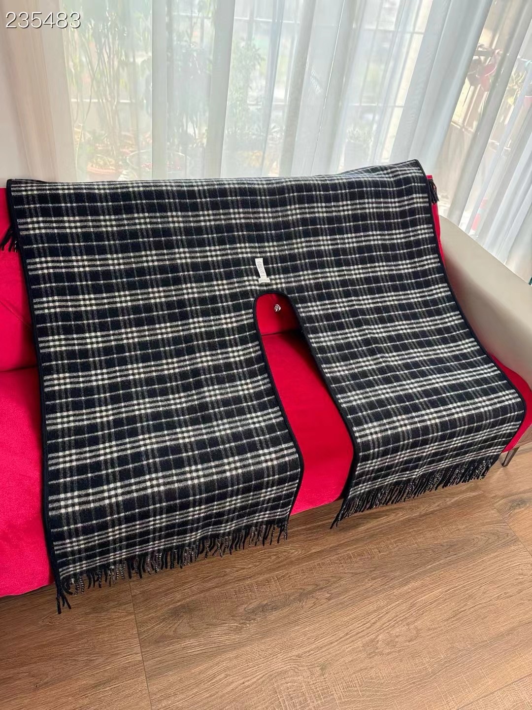 Burberry Cape Double-sided cashmere GG35925