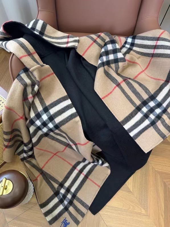Burberry Cape Double-sided cashmere GG35927