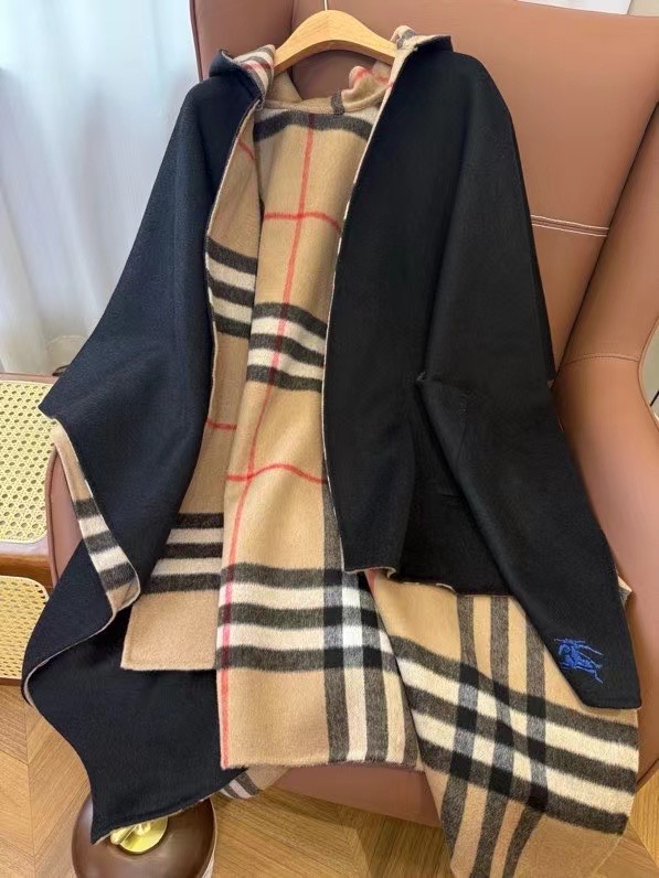 Burberry Cape Double-sided cashmere GG35927