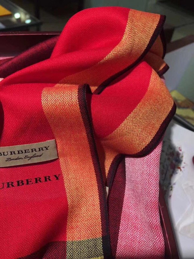 Burberry Shawl Wool Silk and Cotton KY189
