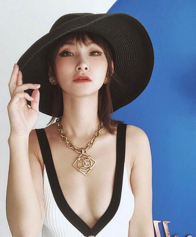 Chanel necklace CE81584