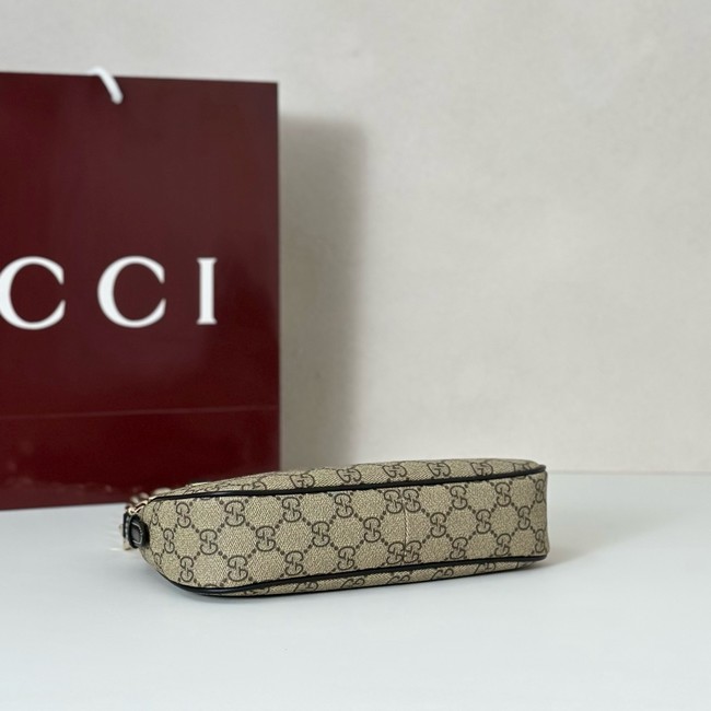 Gucci GG Emblem small shoulder bag 847447 black