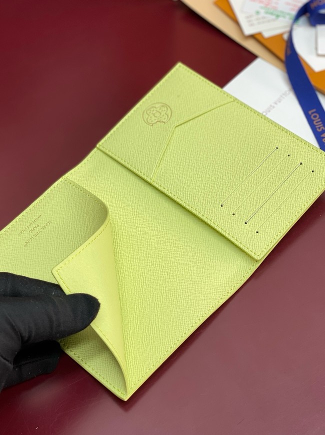 Louis Vuitton Passport Cover M28040 Pistachio
