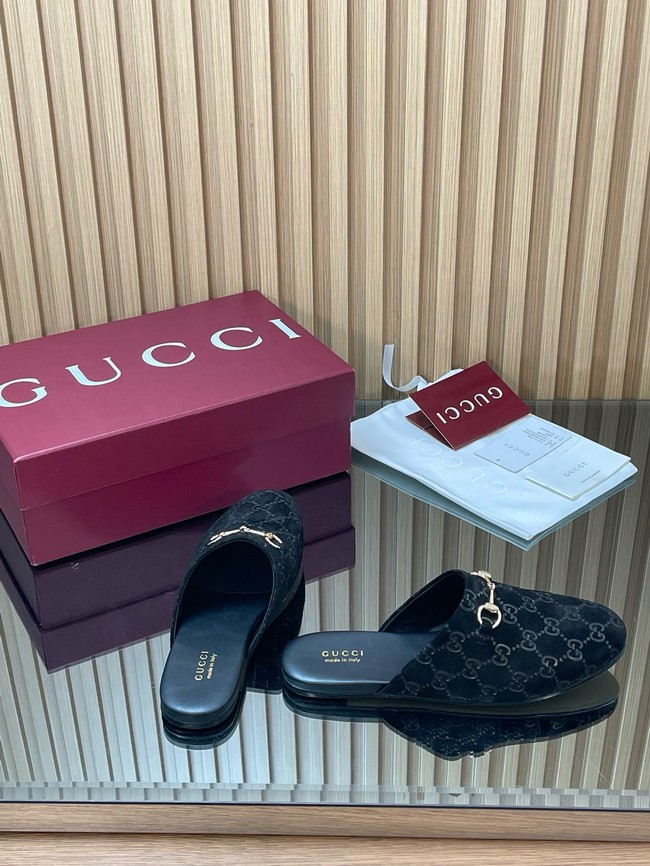 GUCCI Womens mule with Horsebit 855409-5
