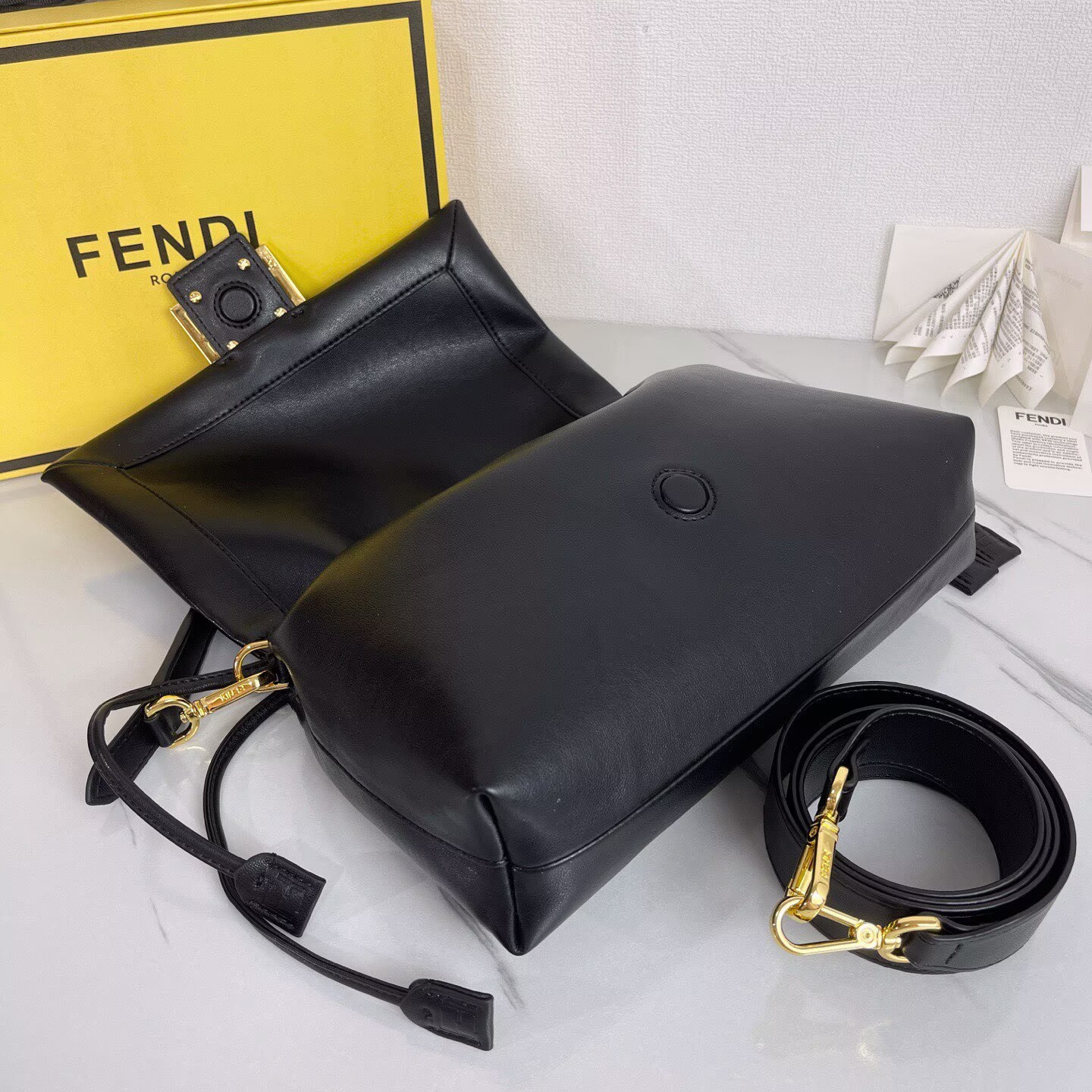 FENDI 2025 Mamma Baguette Original Leather Medium Bag FF8851 Black