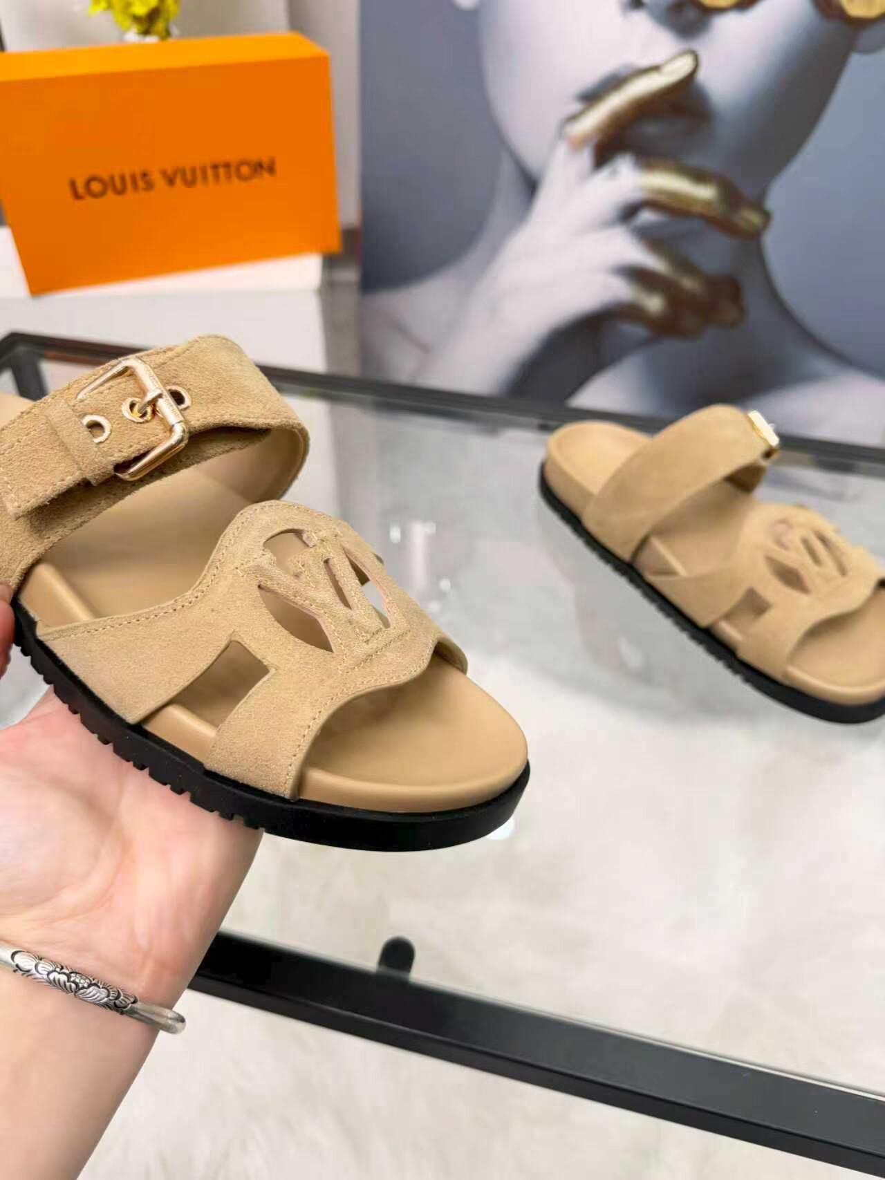 Louis Vuitton Slippers Shoes LV63021