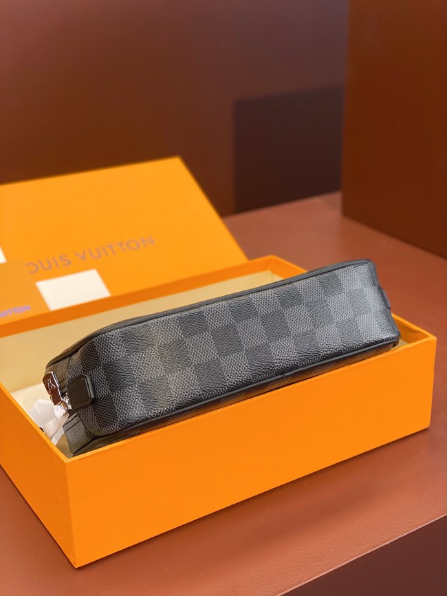 Louis Vuitton Toiletry Bag M43384-1