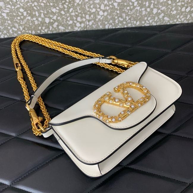 VALENTINO LOCO VLOGO SIGNATURE Small Leather bag WB0K53 ivory