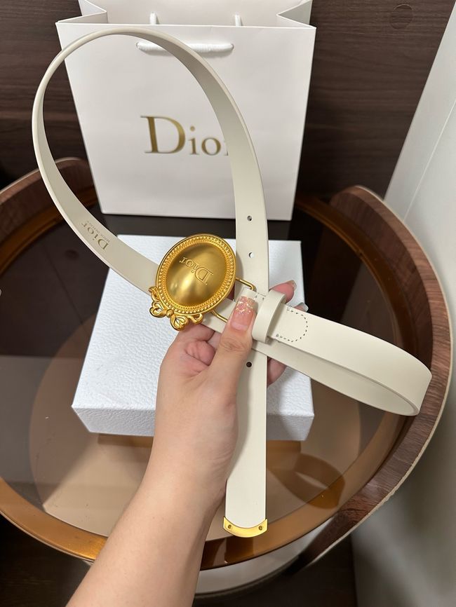 Dior Medaillon Belt Smooth Calfskin 25 MM B1022Q white Dior Medaillon Belt Smooth Calfskin 25 MM B1022Q white